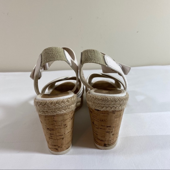 Tommy Bahama Women’s 8 Naira wedge sandals White. - Picture 5 of 8